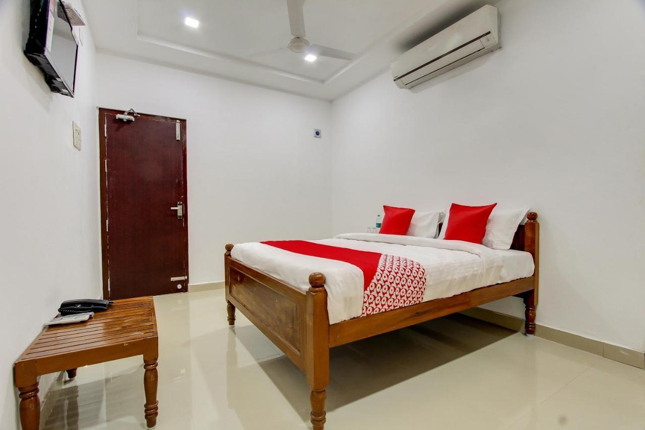 Oyo 69625 Mayuraa Residency Hotel Kumbakonam Exterior photo
