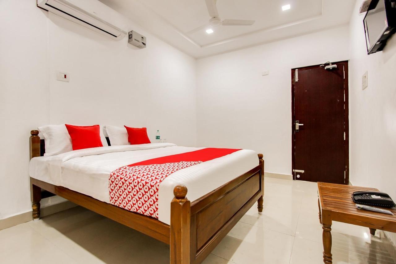 Oyo 69625 Mayuraa Residency Hotel Kumbakonam Exterior photo
